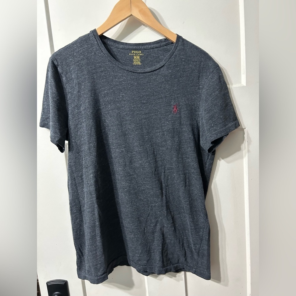 Dark Gray Polo Ralph Lauren T-Shirt size medium Burgundy Pony 💯 cotton